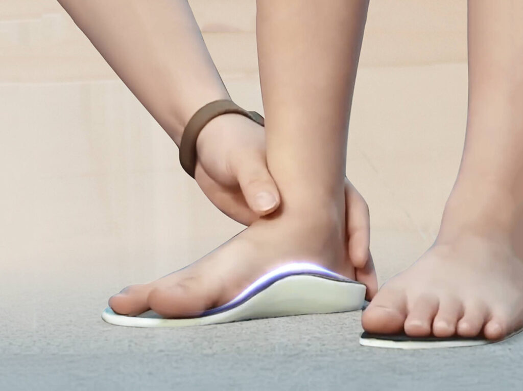 tại sao đưa bé đến viethealth khám bàn chân bẹt