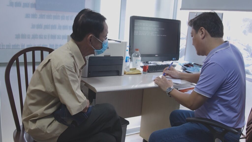 Trao tặng chi (chân, tay) giả miễn phí cho người khuyết tật có hoàn cảnh khó khăn