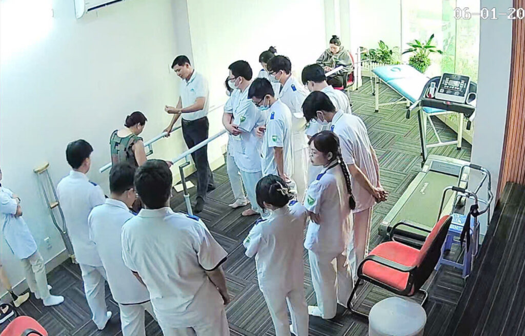 sinh viên Đại học Y khoa Phạm Ngọc Thạch Đến VietHealth Thực Tập