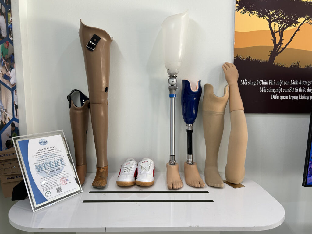 sản phẩm chân tay giả viethealth vnah